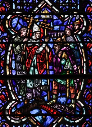 교황 성 대 레오 1세와 아틸라_photo by Fr Lawrence Lew OP_in the Cathedral of Christ the King in Atlanta_Georgia USA.jpg